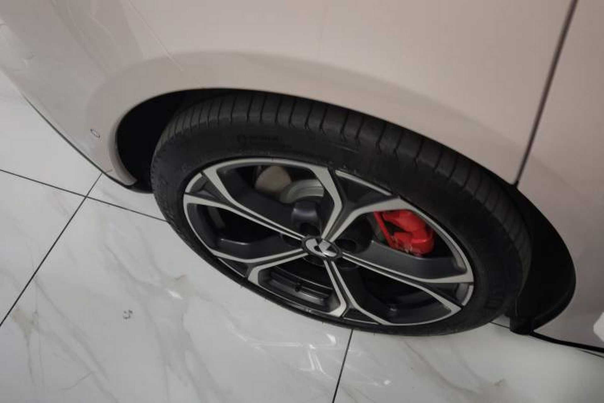Used Nio ET5T 2025 75 kWh Touring Right Rear Wheel Hub