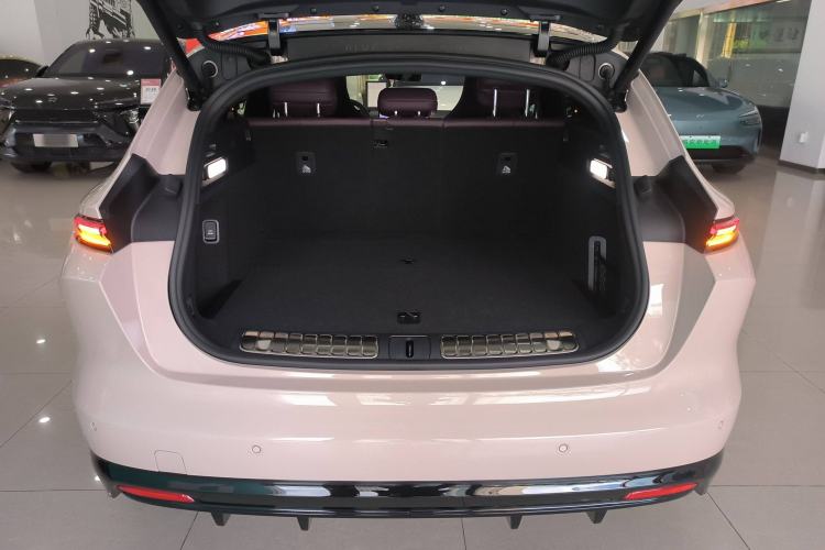 Used Nio ET5T 2025 75 kWh Touring Trunk