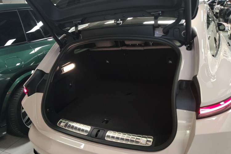 Used Nio ET5T 2025 75 kWh Touring Trunk