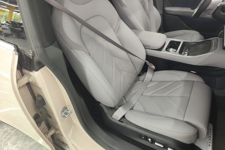 Used Nio ET5T 2025 75 kWh Touring Right Front Seat