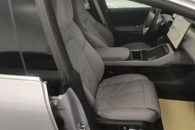 Used Nio ET5T 2025 75 kWh Touring Right Front Seat