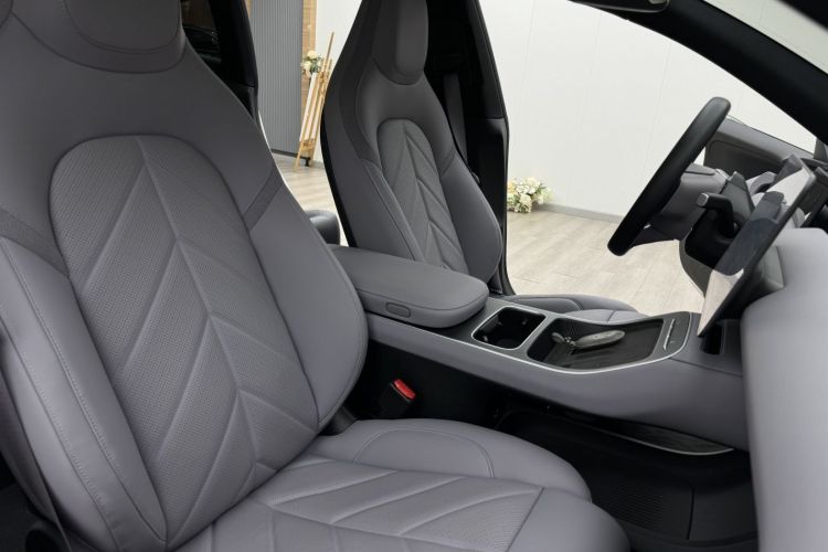 Used Nio ET5T 2025 75 kWh Touring Right Front Seat