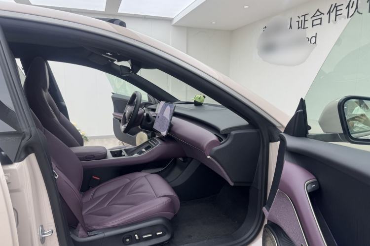 Used Nio ET5T 2025 75 kWh Touring Right Front Seat