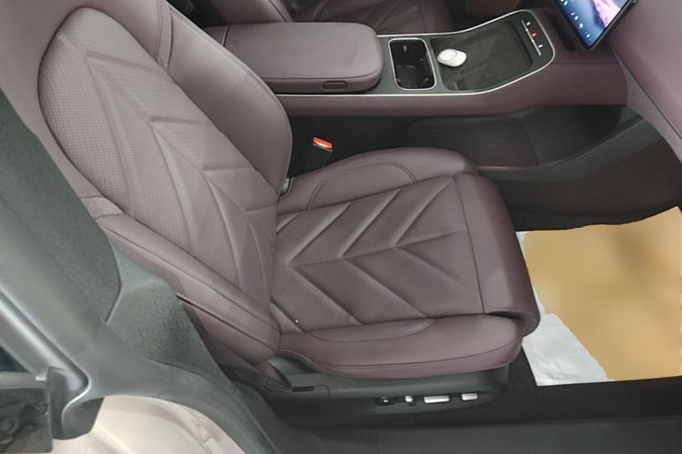 Used Nio ET5T 2025 75 kWh Touring Right Front Seat