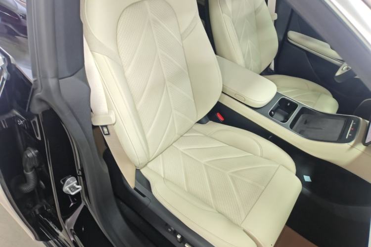 Used Nio ET5T 2025 75 kWh Touring Right Front Seat