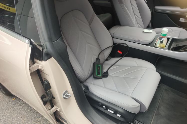 Used Nio ET5T 2025 75 kWh Touring Right Front Seat