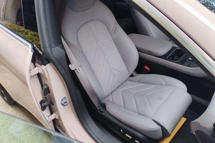 Used Nio ET5T 2025 75 kWh Touring Right Front Seat