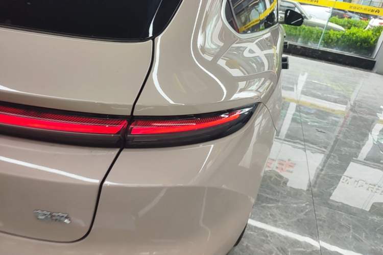 Used Nio ET5T 2025 75 kWh Touring Right Rear Taillight