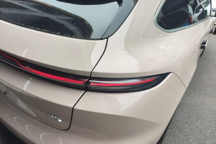 Used Nio ET5T 2025 75 kWh Touring Right Rear Taillight