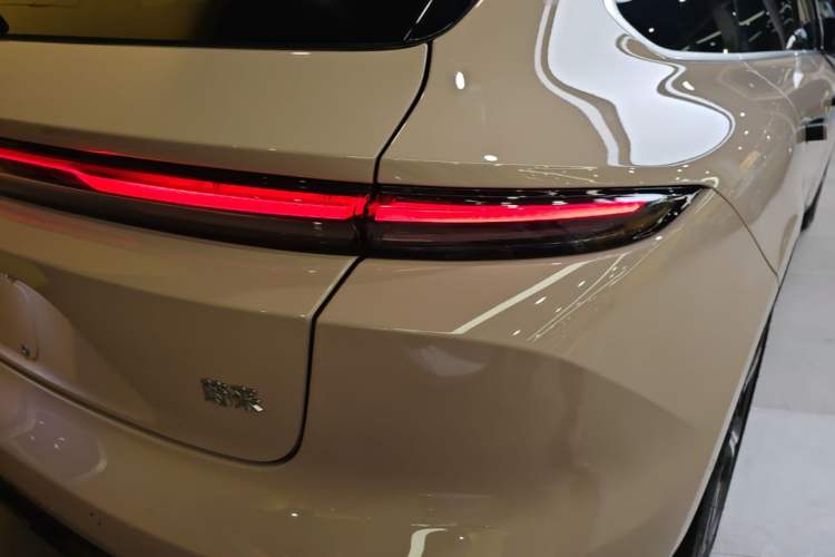 Used Nio ET5T 2025 75 kWh Touring Right Rear Taillight