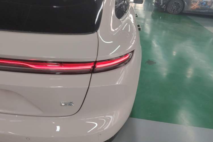 Used Nio ET5T 2025 75 kWh Touring Right Rear Taillight