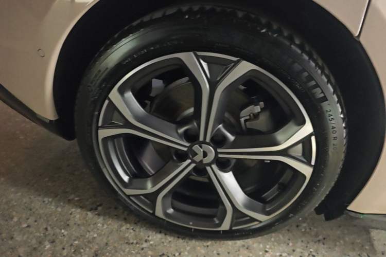 Used Nio ET5T 2025 75 kWh Touring Right Rear Wheel Hub