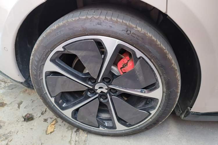 Used Nio ET5T 2025 75 kWh Touring Right Rear Wheel Hub