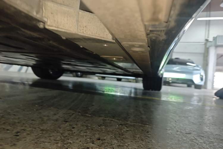 Used Nio ET5T 2025 75 kWh Touring Right Side Sill