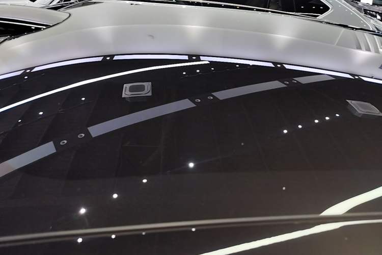 Used Nio ET5T 2025 75 kWh Touring Roof