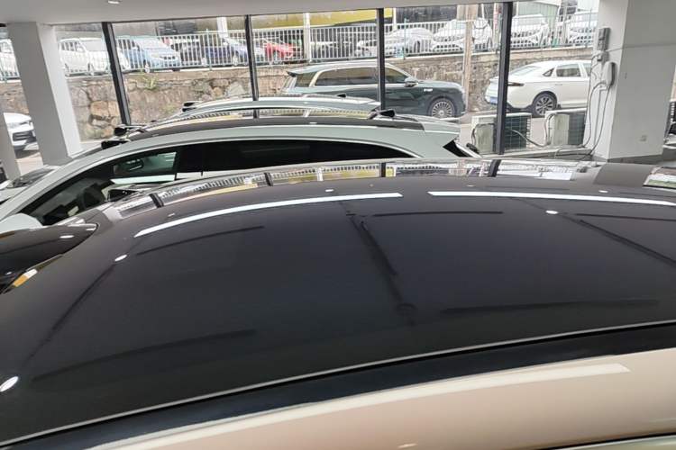 Used Nio ET5T 2025 75 kWh Touring Roof