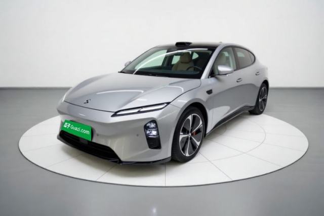 Ojetý Nio ET5T 2025 75 kWh Touring