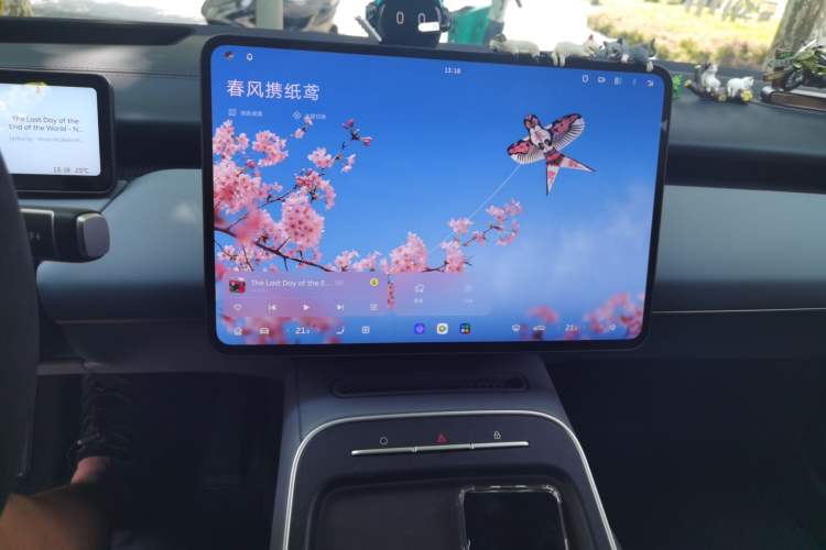 Used Nio ET5T 2025 Model Champion Commemorative Edition, 75kWh Touring Audio And AC Panel