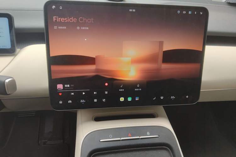 Used Nio ET5T 2025 75 kWh Touring Audio And AC Panel