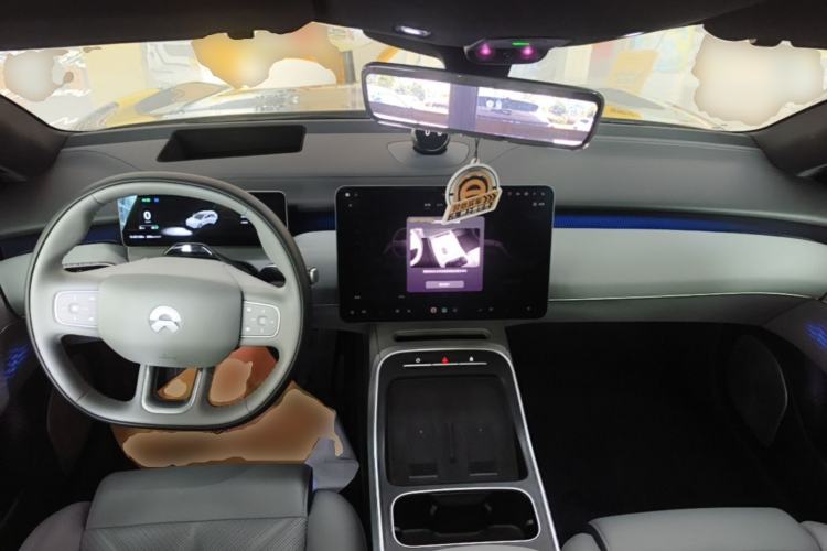 Used Nio ET5T 2025 75 kWh Touring Center Console