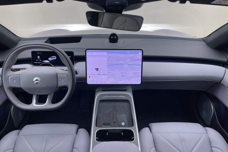 Used Nio ET5T 2025 75 kWh Touring Center Console