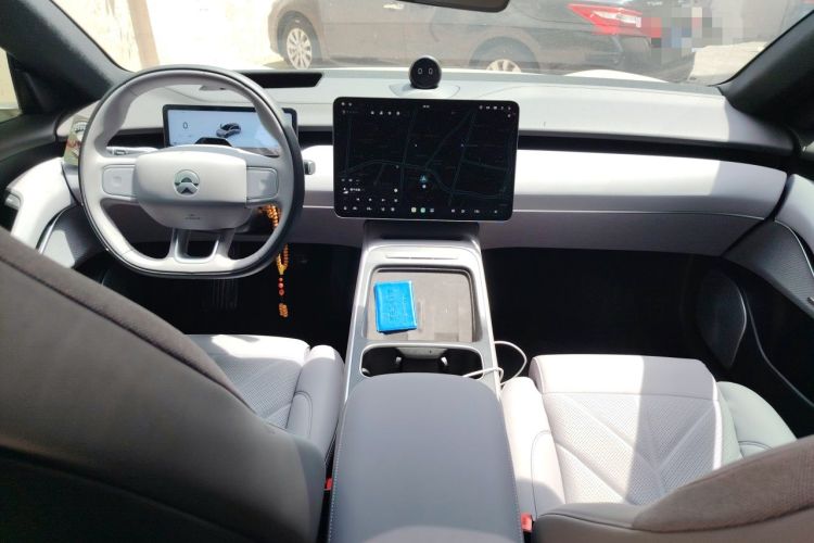 Used Nio ET5T 2025 75 kWh Touring Center Console