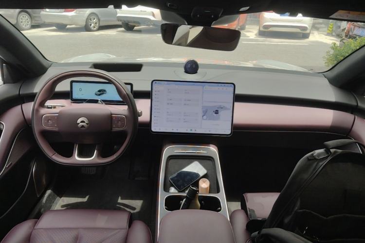 Used Nio ET5T 2025 75 kWh Touring Center Console