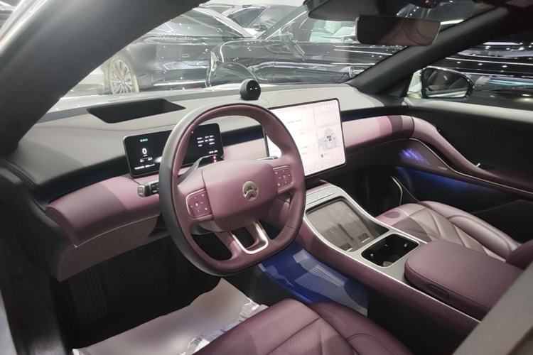 Used Nio ET5T 2025 75 kWh Touring Center Console