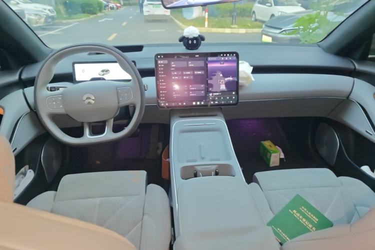 Used Nio ET5T 2025 Model Champion Commemorative Edition, 75kWh Touring Center Console