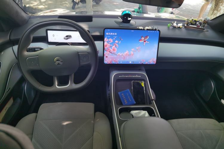Used Nio ET5T 2025 Model Champion Commemorative Edition, 75kWh Touring Center Console