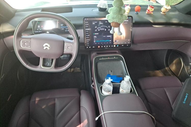 Used Nio ET5T 2025 75 kWh Touring Center Console