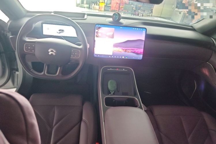 Used Nio ET5T 2025 75 kWh Touring Center Console