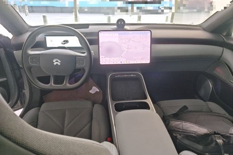 Used Nio ET5T 2025 75 kWh Touring Center Console