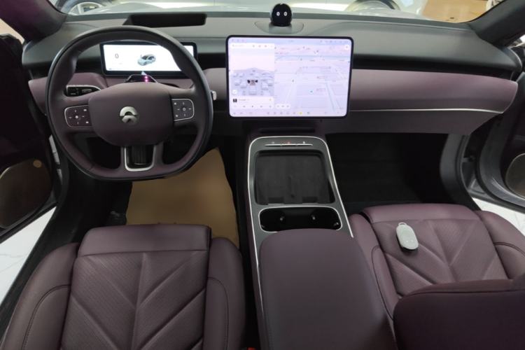 Used Nio ET5T 2025 75 kWh Touring Center Console