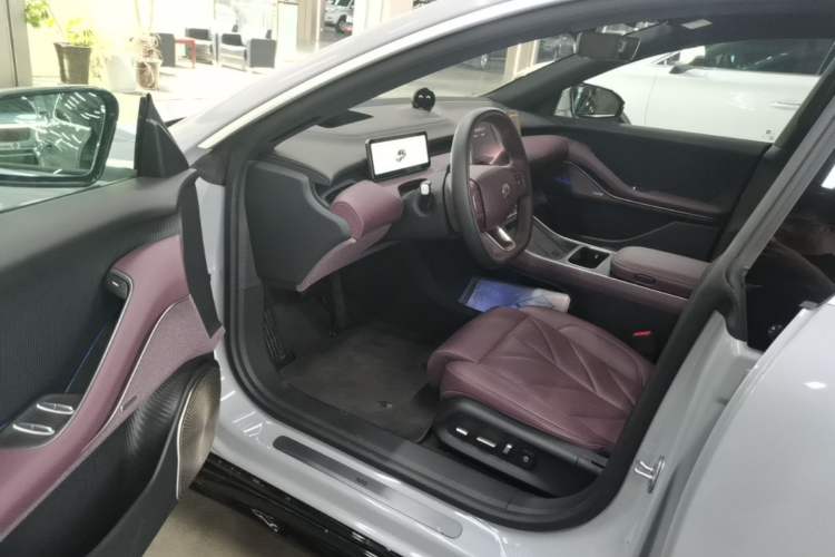 Used Nio ET5T 2025 75 kWh Touring Driver Seat