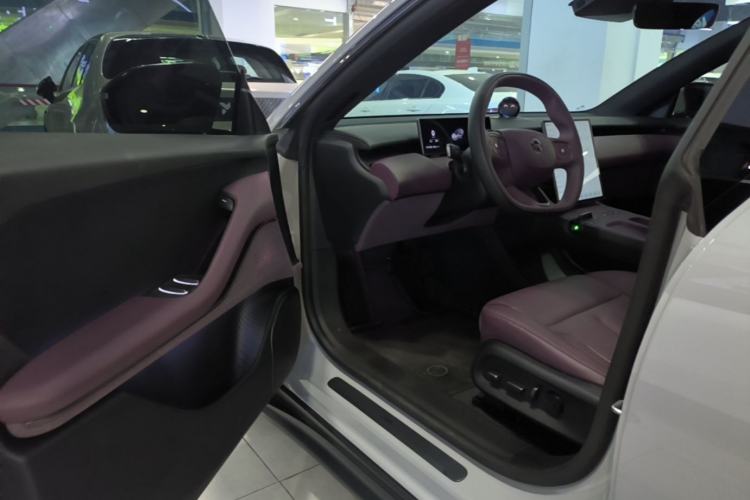 Used Nio ET5T 2025 75 kWh Touring Driver Seat