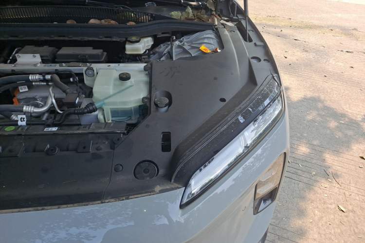 Used Nio ET5T 2025 75 kWh Touring Engine Bay Left