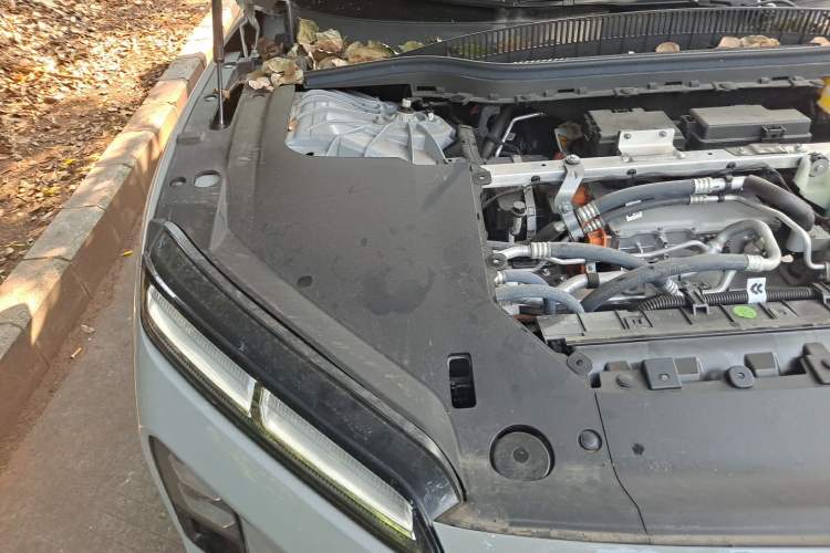 Used Nio ET5T 2025 75 kWh Touring Engine Bay Right
