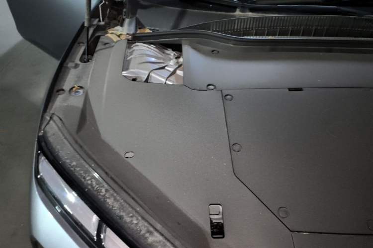 Used Nio ET5T 2025 75 kWh Touring Engine Bay Right