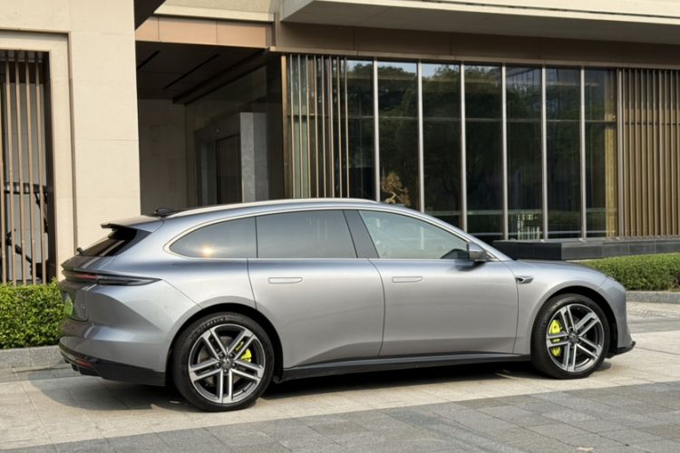 Used Nio ET5T 2025 Model Champion Commemorative Edition, 75kWh Touring Exterior 2