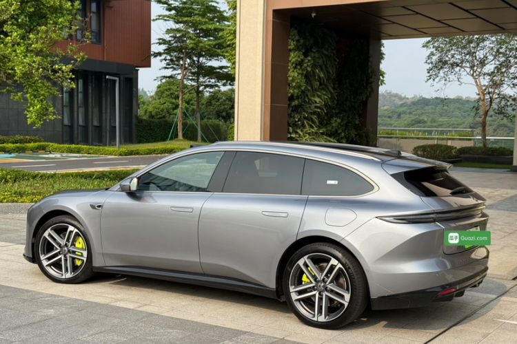 Used Nio ET5T 2025 Model Champion Commemorative Edition, 75kWh Touring Exterior 4