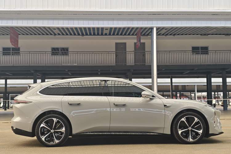 Used Nio ET5T 2025 75 kWh Touring Exterior 6