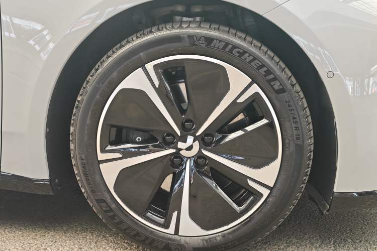 Used Nio ET5T 2025 75 kWh Touring Exterior 8