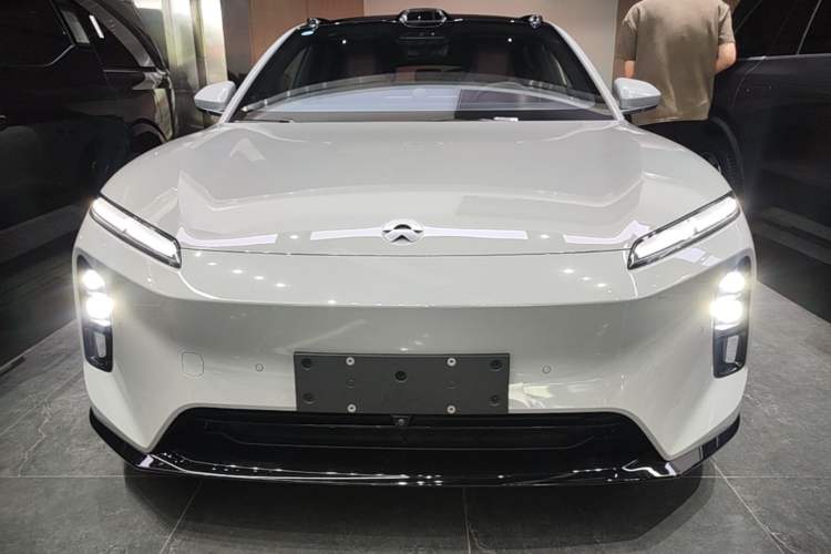 Used Nio ET5T 2025 75 kWh Touring Front