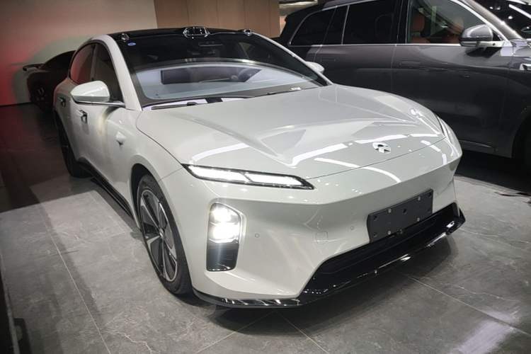 Used Nio ET5T 2025 75 kWh Touring Front Right 45 Deg