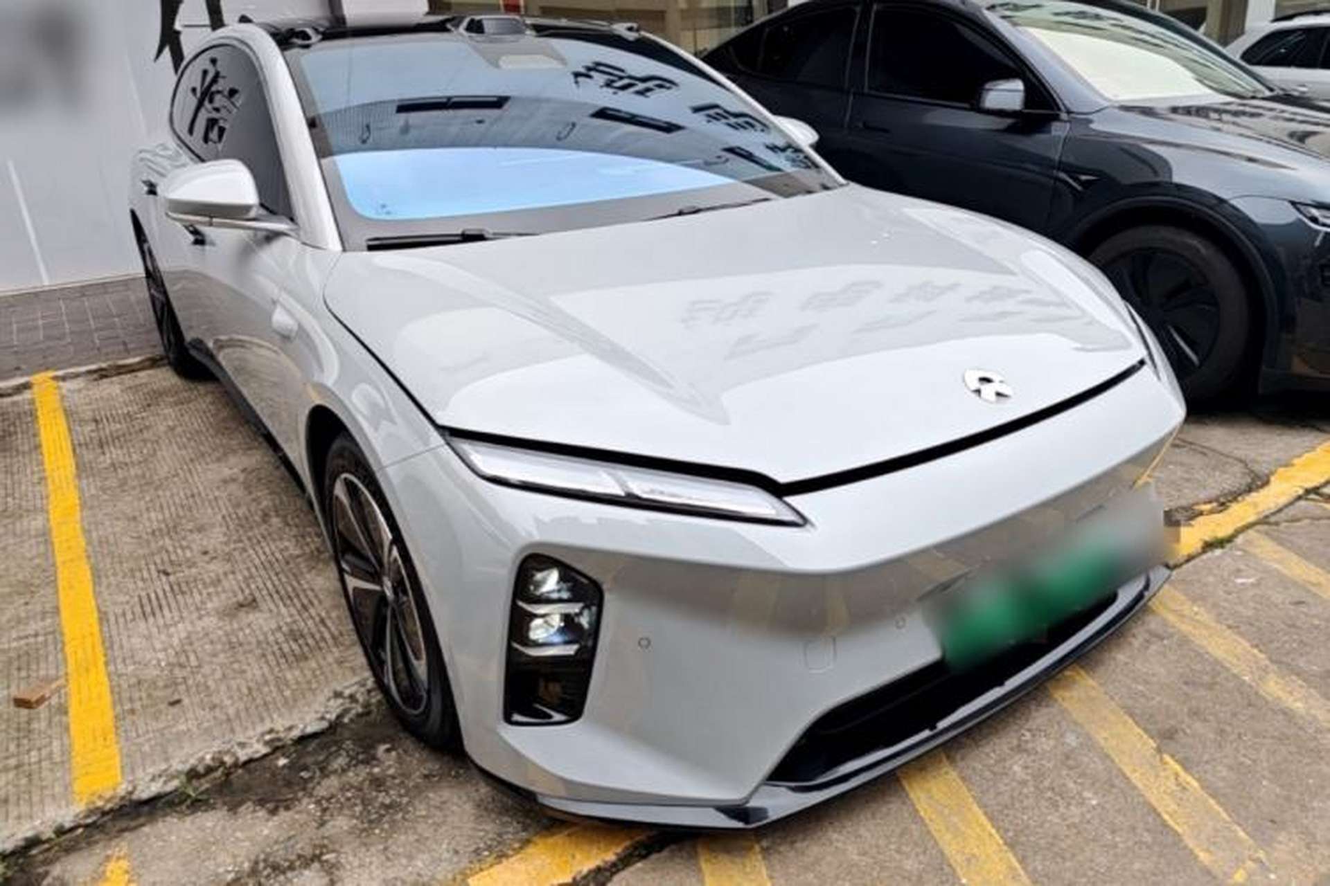 Used Nio ET5T 2025 75 kWh Touring Front Right 45 Deg