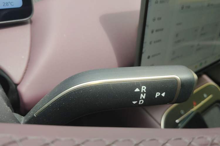 Used Nio ET5T 2025 75 kWh Touring Gear Lever
