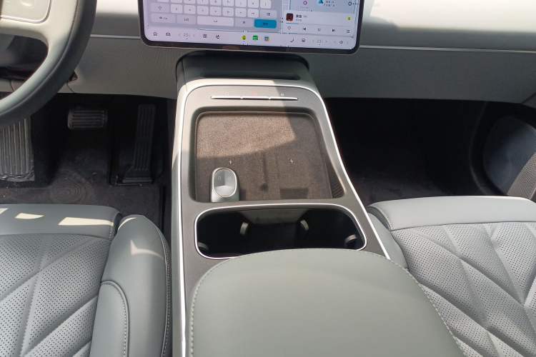 Used Nio ET5T 2025 100kWh Touring Gear Lever