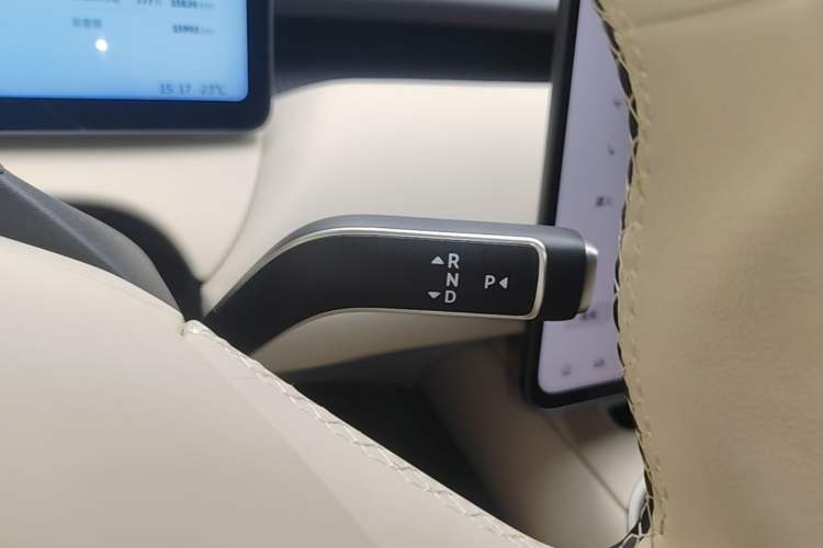 Used Nio ET5T 2025 75 kWh Touring Gear Lever