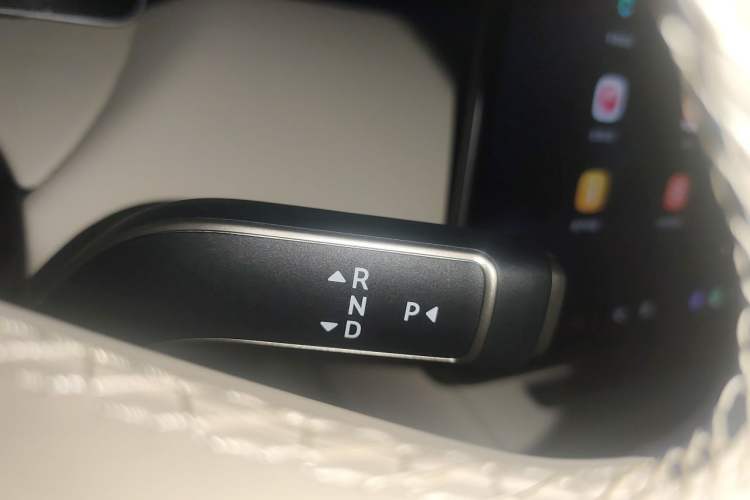 Used Nio ET5T 2025 75 kWh Touring Gear Lever